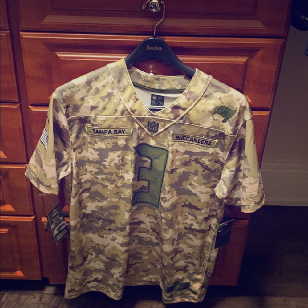 NFL authentic Tampa Bay Bucs camo jersey NÉW